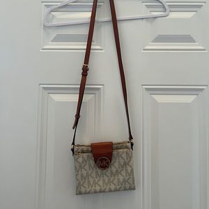 Micheal Kors crossbody bag